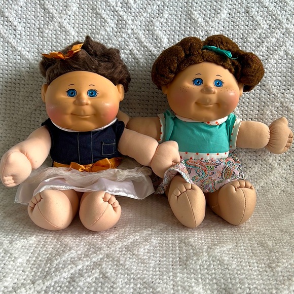 Other - Cabbage patch kids dolls 15”
